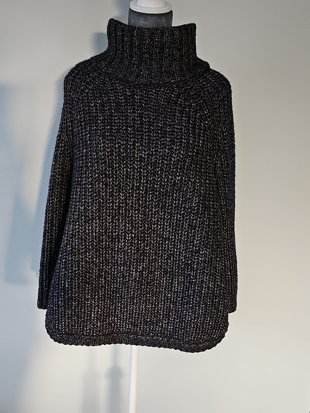 Victoria's Secret Charcoal Marled Turtleneck Sweater. - Picture 2 of 9